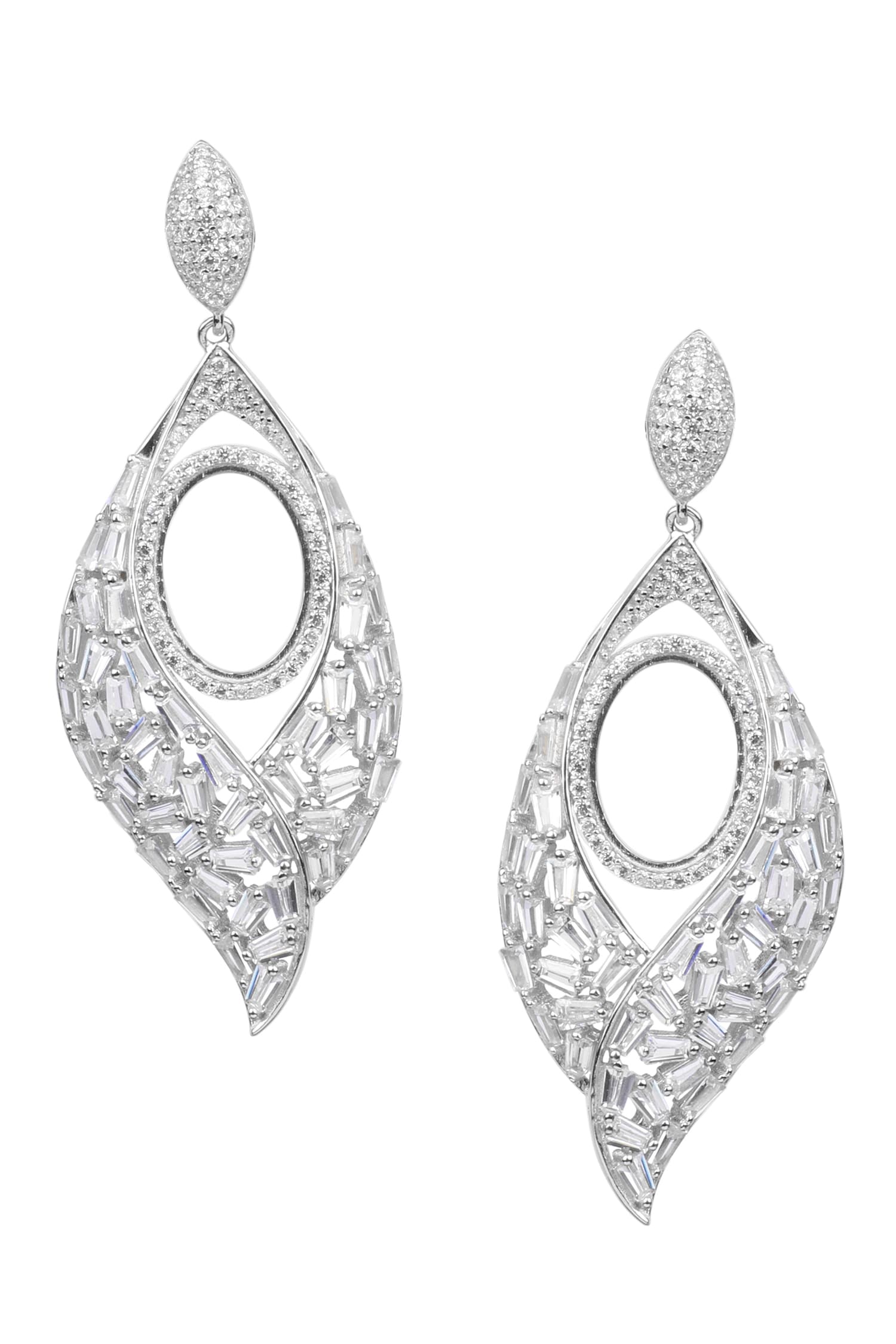 VAN CLEEF & ARPELS DIAMOND 'SNOWFLAKE' EARRINGS, | Christie's