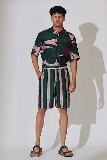 Men’s Green Geometric Pattern Shorts