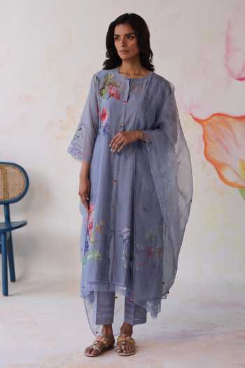 Women Cream Chanderi Applique Embroidered Kurta with Pant & Embroidered Dupatta