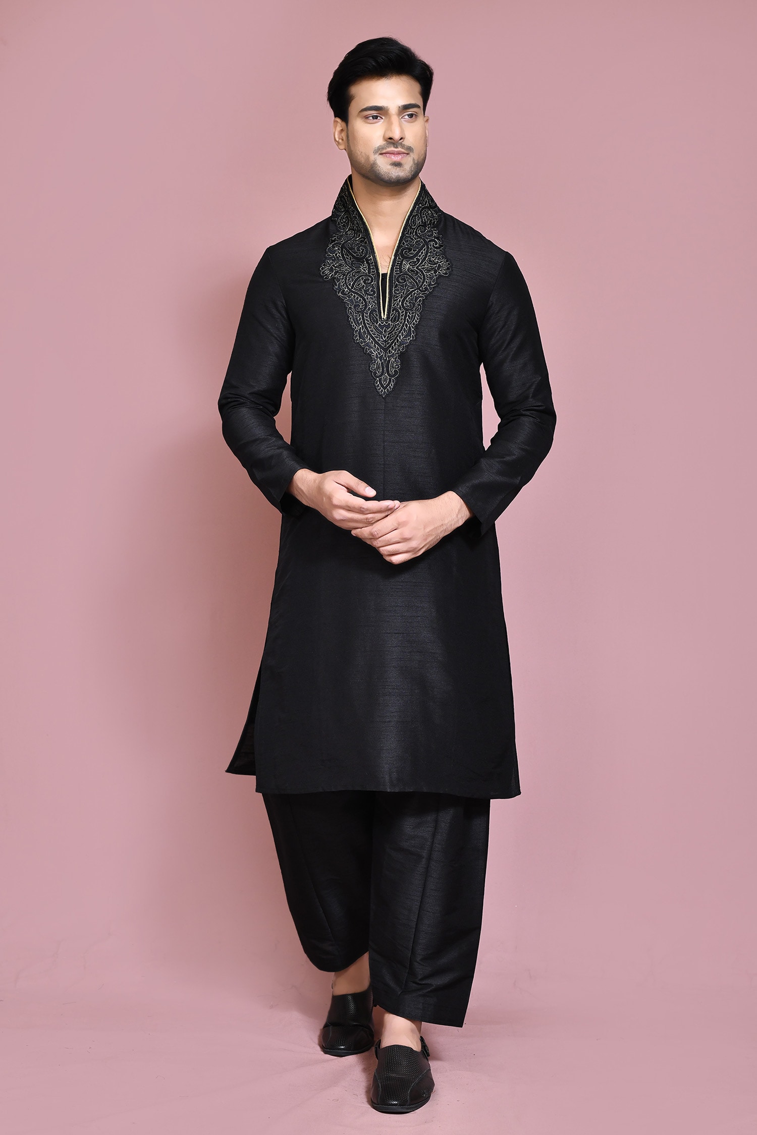 Resham Neckline Embroidered Kurta Set 