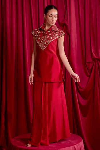 Red Floral Printed Liva Rayon Tunic With Thread Work Embroidery