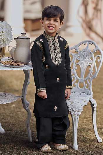 Boys Embroidered Mauve Cotton Ikat Silk Kurta With Churidar Pant