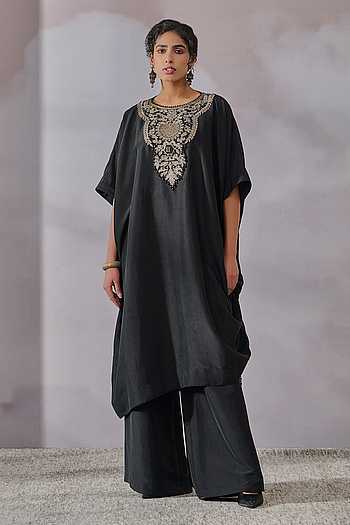 JERSEY DOLMAIN SLEEVE KAFTAN WITH YOKE BLUSHING MANOR