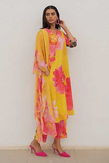 SCARLETT  V NECK KURTA SET