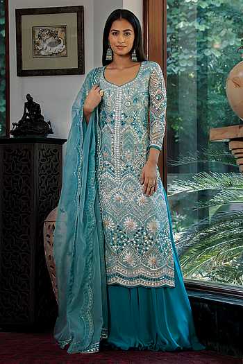 Women White Floral Kurta Pant Set With Chanderi Shurg