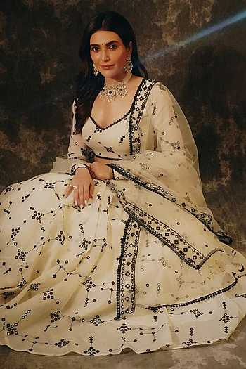 Helix Bloom Embroidered Lehenga Set