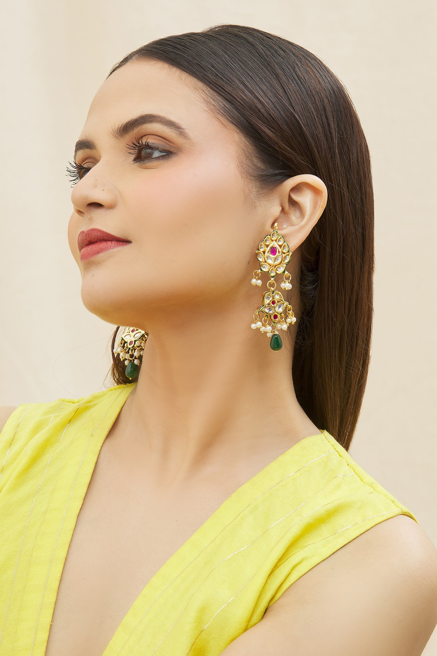 Wear this type of customised earrings in your Haldi / Mehndi function and  get extra look😍 | Diy earrings materials, Flower jewelry designs, Diy  thread earrings