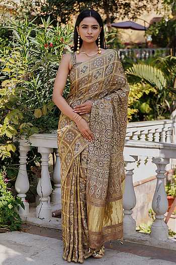 Woven Printed Gharchola Saree With Unstitched Blouse Piece