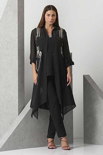 Party Edit- Embroidered silk blend kurta with pleating and sequin work paired with lined pant