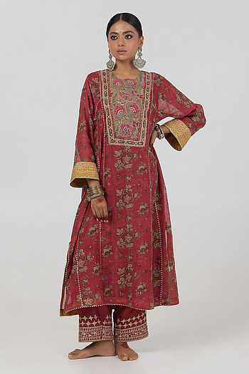 Women Poly Viscose Maroon Embroidered Kurta Comfort Pant Chanderi Dupatta