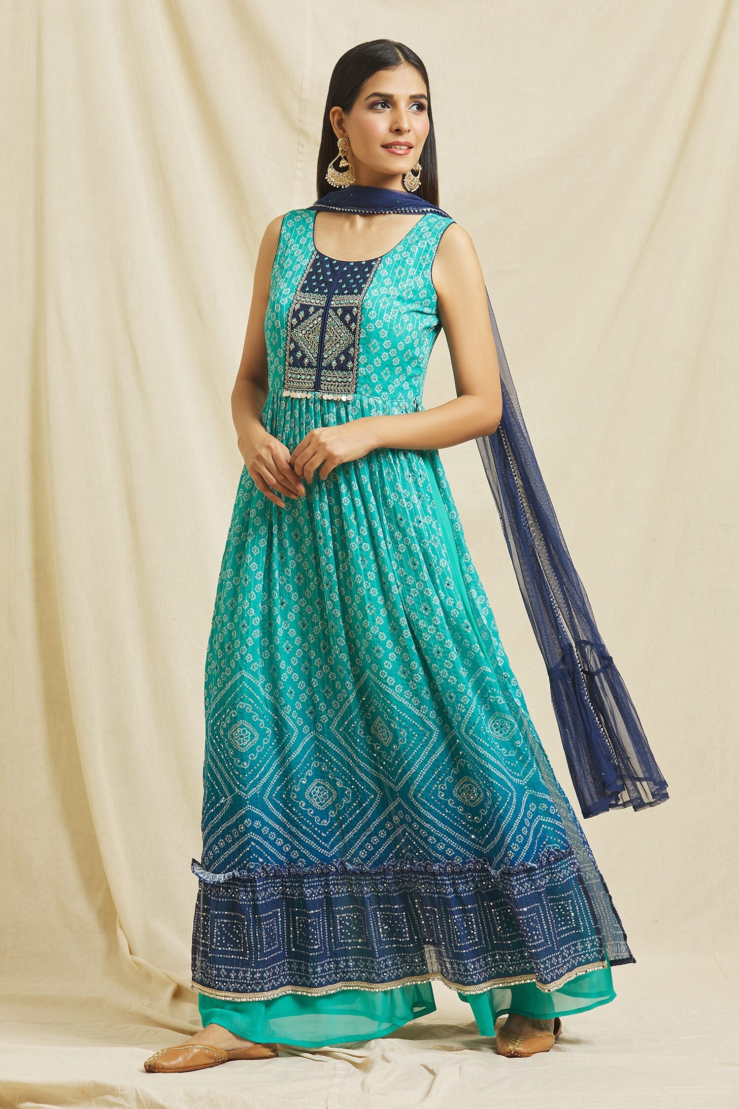 Adara Khan - Blue Muslin Embroidery Bloom Round Shaded Chikankari Kurta For  Women