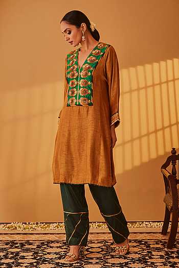 Mehar E Khuda Floral Embroidered Kurta & Pant Set