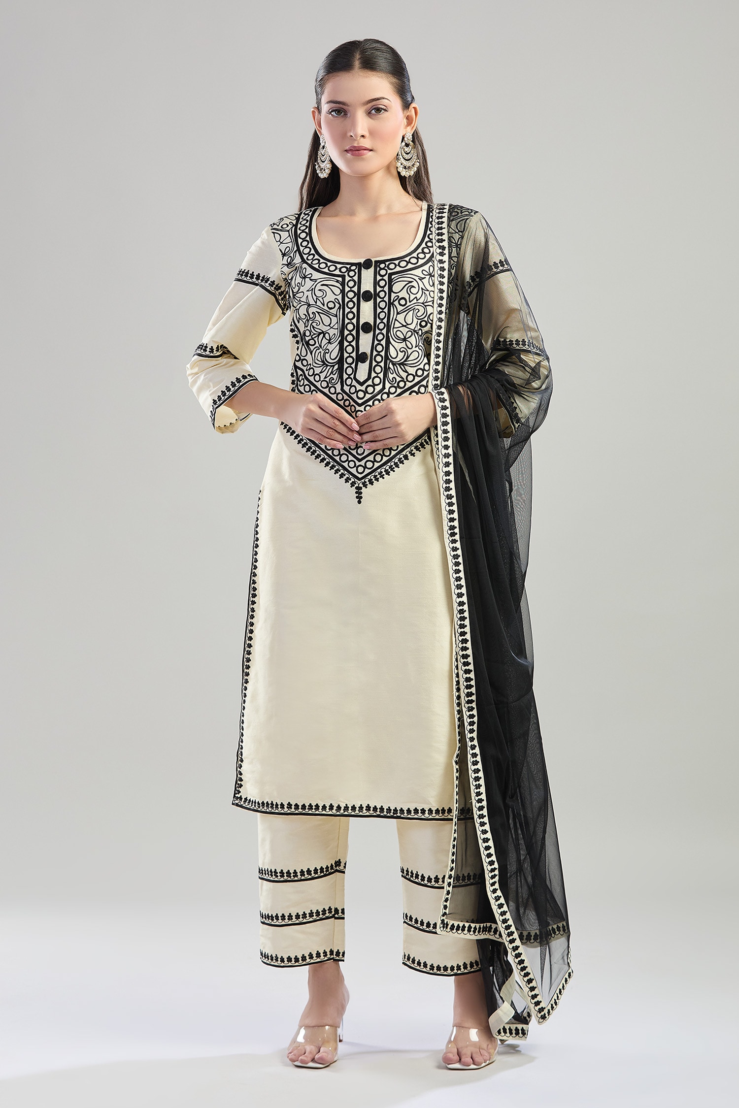 Aari Embroidered Kurta Pant Set 
