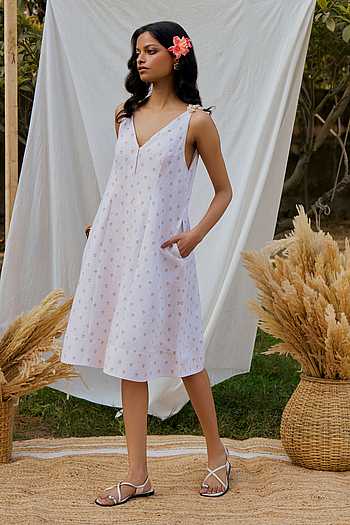 Chic Sleeveless Midi Dress
