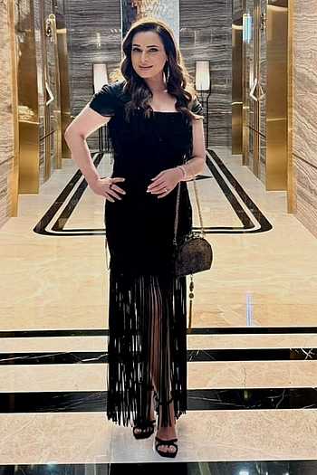 Black Body Fitted Dress With Embroidery