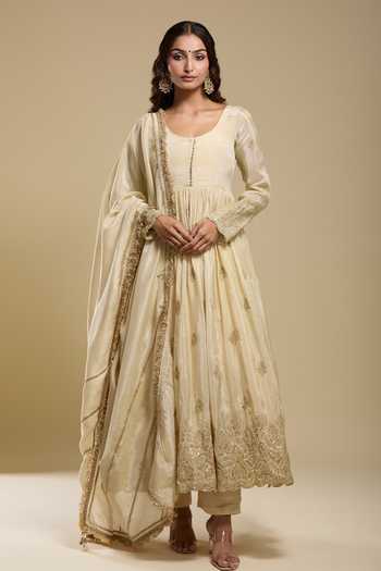 Buy Latest Collection of Anarkali Sets Ethnic Indian wear Online Buy Latest Collection of Anarkali Sets Ethnic Indian wear Online