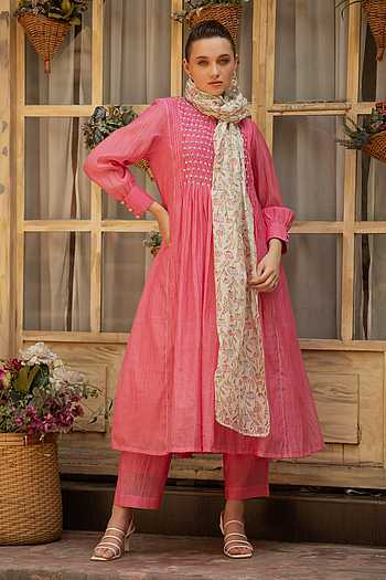 Gulnaar Kurta Set