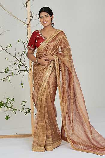 Intricate Pattern Saree With Blouse