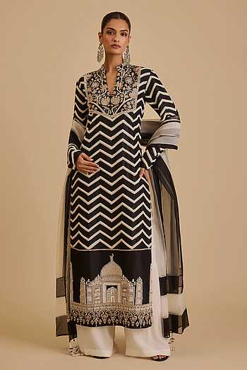 Embroidered Chevron Pattern Kurta Set