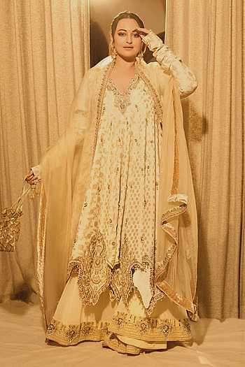 Noor-E-Zari Embroidered Anarkali Set
