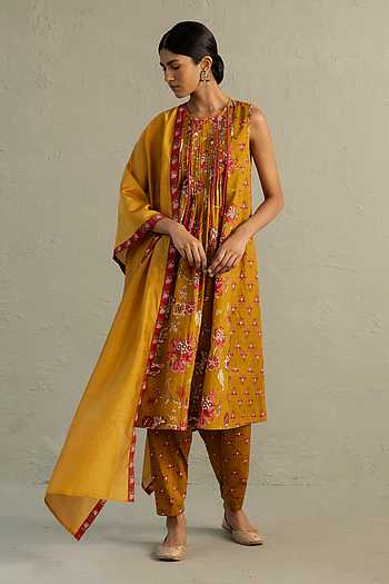 Phool Print Kurta Set