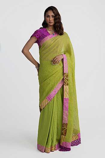 Bandhani Saree With Contrast Blouse