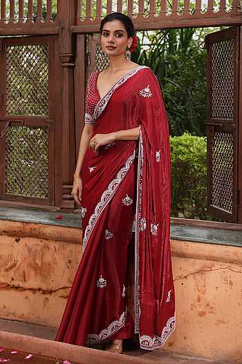 Placement Embroidered Saree With Blouse