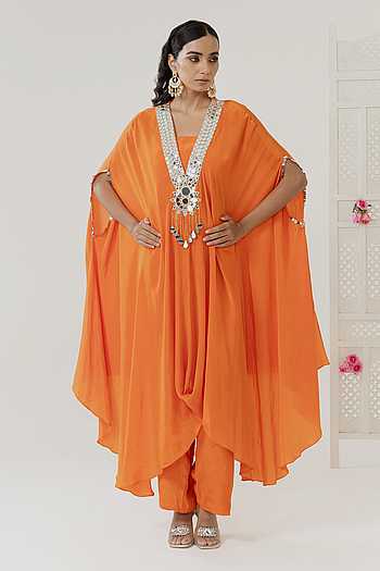 Arwa Placed Embroidered Kurta Set