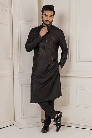 Aari Embroidered Kurta Set