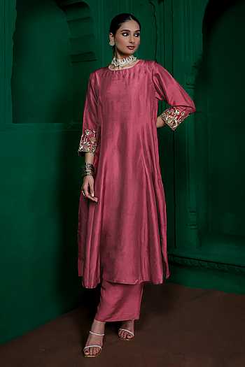 Malini Border Embroidered Kurta & Pant Set