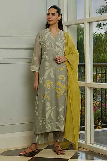 Slate Floral Embroidered Kurta Set