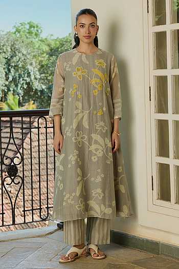 Slate Floral Embroidered Kurta & Pant Set