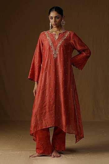 Sakhi Noor Narangi Kurta & Pant Set
