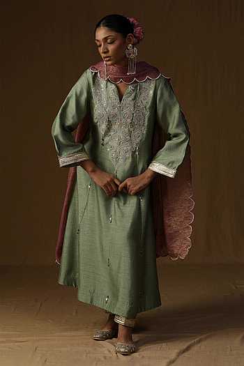 Madhavi Dhani Embroidered Kurta Set