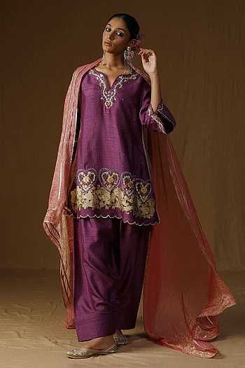 Vanya Mridul Baingani Embroidered Kurta Set