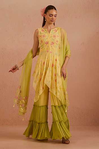 Naazgul Embroidered Kurta Set