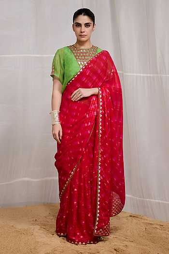 Ret Checkered Pattern Saree With Blouse