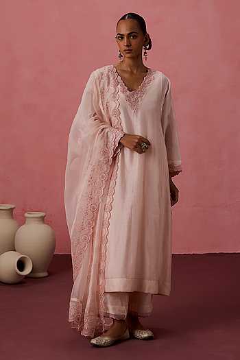 Scallop Neckline Embroidered Kurta Set