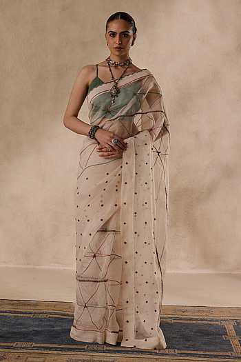 Resham Thread Embroidered Saree With Unstitched Blouse Piece