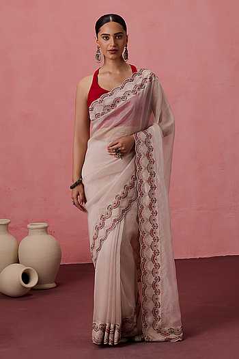 Scallop Bordered Saree With Unstitched Blouse Piece