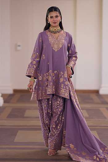 Jamuni Peda Floral Zari Weave Kurta Set