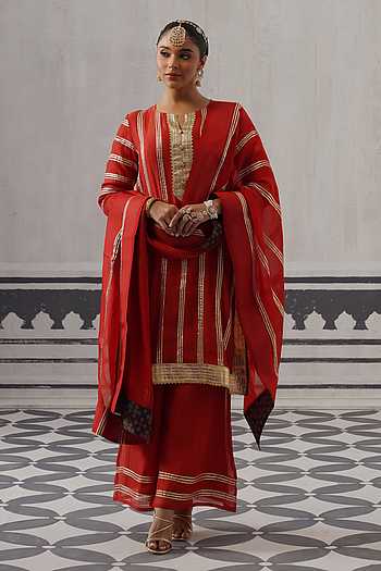 Kimi Gota Embellished Kurta Set