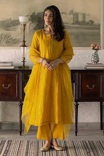 Hand Embroidered Kurta Set