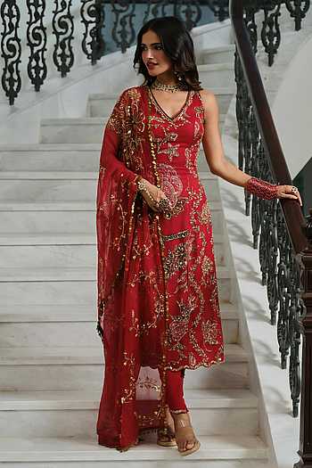 Shifa Baroque Embroidered Kurta Set