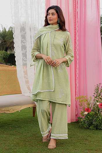 Hana Dori Embroidered Kurta Set