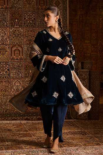 Floral Embroidered Kurta Set