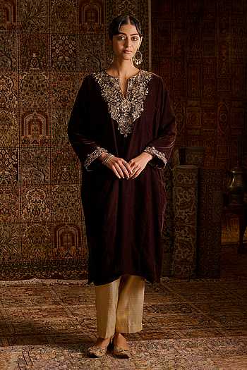 Aari Embroidered Kurta & Pant Set