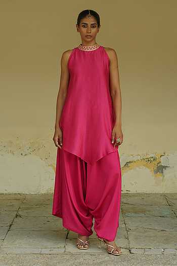 Neckline Embroidered Kurta & Pant Set