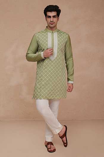 Thread Embroidered Kurta & Pant Set