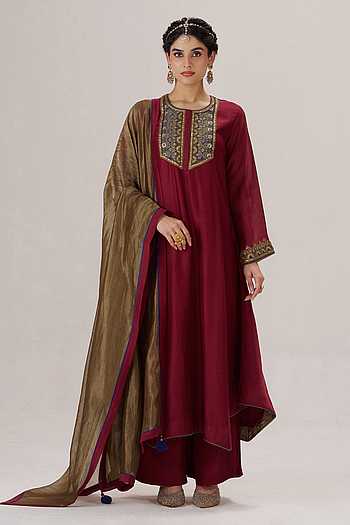 Zeenat Embroidered Kurta Set